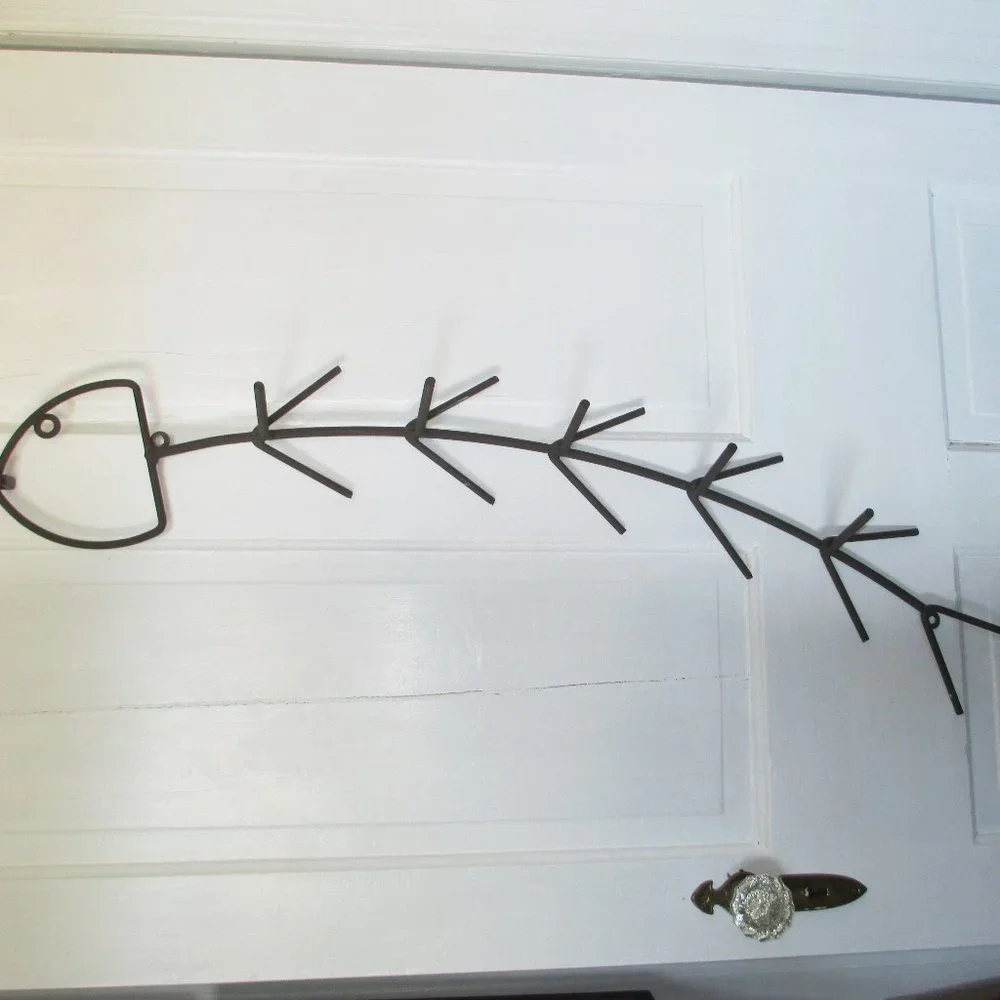 RUSTIC WROUGHT IRON COAT HOOK WALL RACK